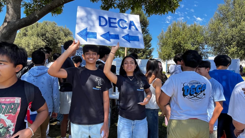 Foothill's Club Fair Creates New Communities